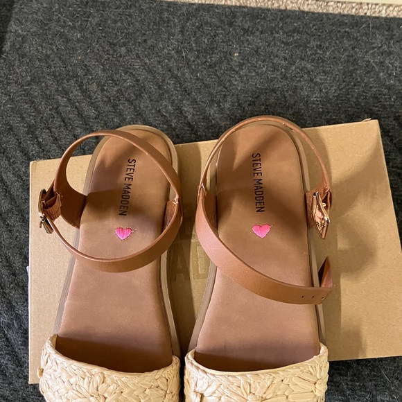 Steve Madden KIDS Tan Leather Ankle-Strap Sandals with Raffia Band - Picture 2 of 6